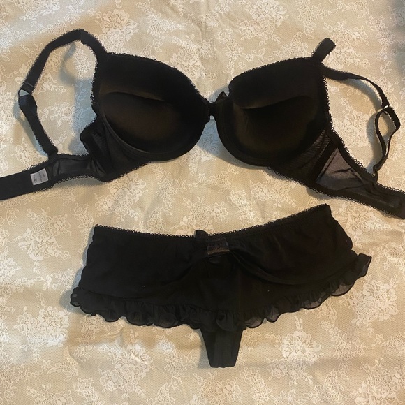 Bra & Panty set 🖤 - Picture 5 of 6